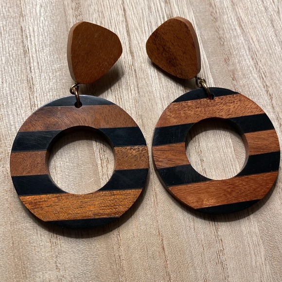 Lightweight earrings - Picture 10 of 10